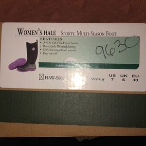 Brand new Never worn Size 7 Muck Boot.